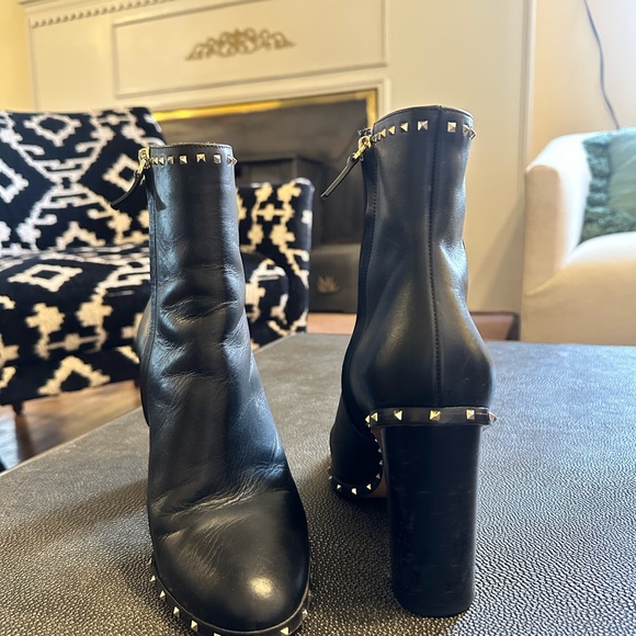 Valentino Rockstud Black Leather Booties – Size 39 - Picture 1 of 4